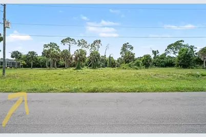 63 Par View Road S, Rotonda West, FL 33947 - Photo 1