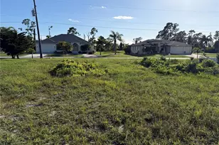 81 Pine Valley Ct, Rotonda West, FL 33947 - Photo 1