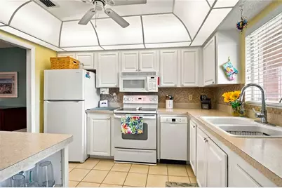 3617 Lake Bayshore Drive #401, Bradenton, FL 34205 - Photo 11