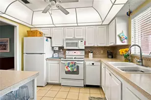 3617 Lake Bayshore Dr, Bradenton, FL 34205 - Photo 11