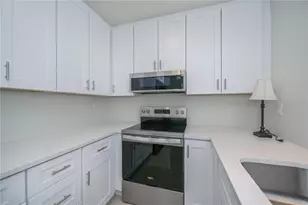 352 Oak St, Englewood, FL 34223 - Photo 13
