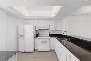 2617 Cove Cay Dr, Clearwater, FL 33760 - Photo 5