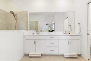 17700 Boracay Ct, Venice, FL 34293 - Photo 15