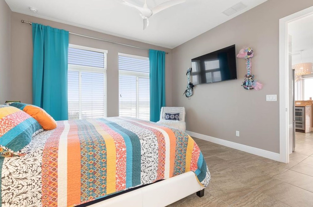 2711 Oceanshore Blvd, Flagler Beach FL  32136-4016 exterior