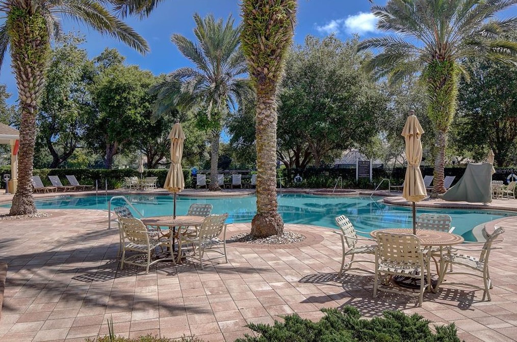 3 Sailfish Dr, Palm Coast FL  32137-1408 exterior