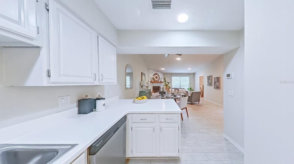 10420 Big Tree Cir, Jacksonville FL  32257-6361 exterior