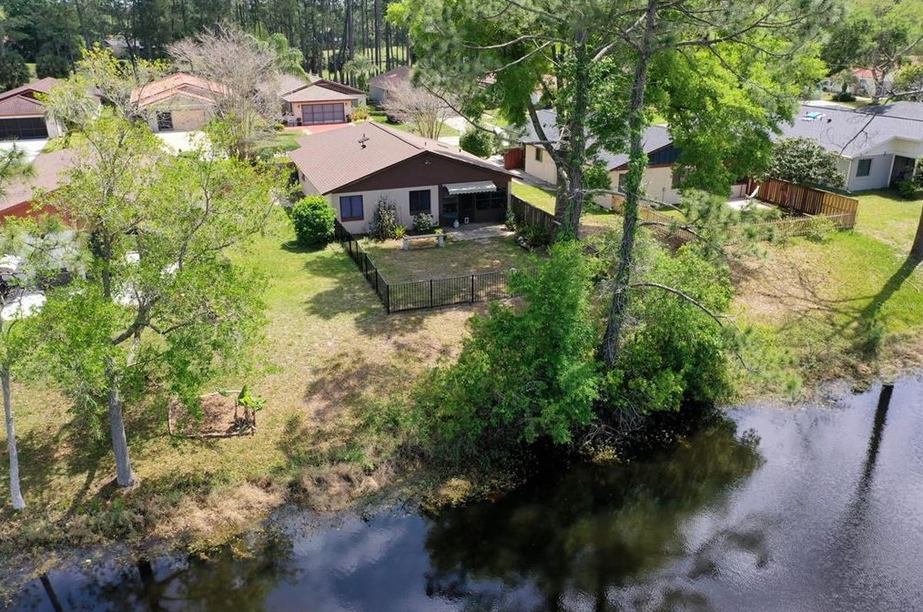 18 Lago Vista Pl, Palm Coast FL  32164-7721 exterior