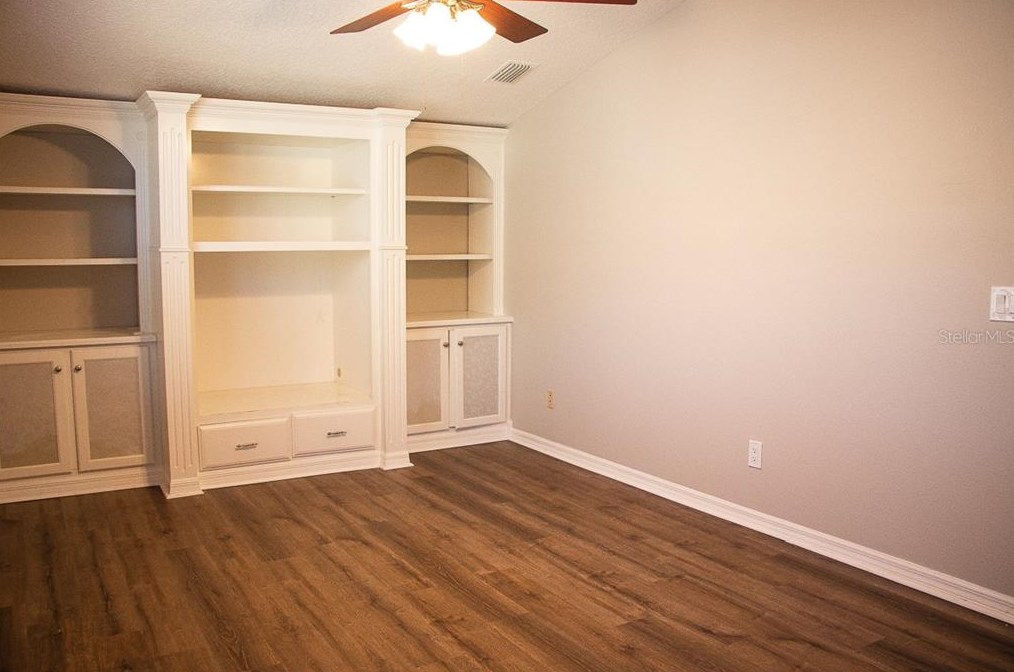 2421 Walnut Heights Rd, Apopka FL  32703-4854 exterior
