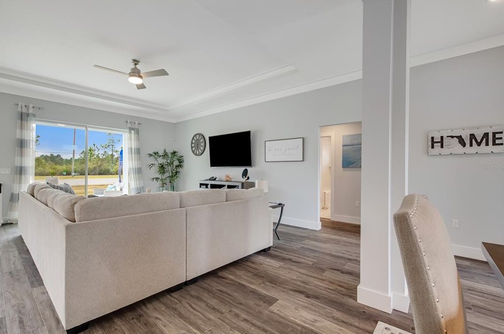 6 Ln Mancha Dr, Palm Coast FL  32137-9610 exterior