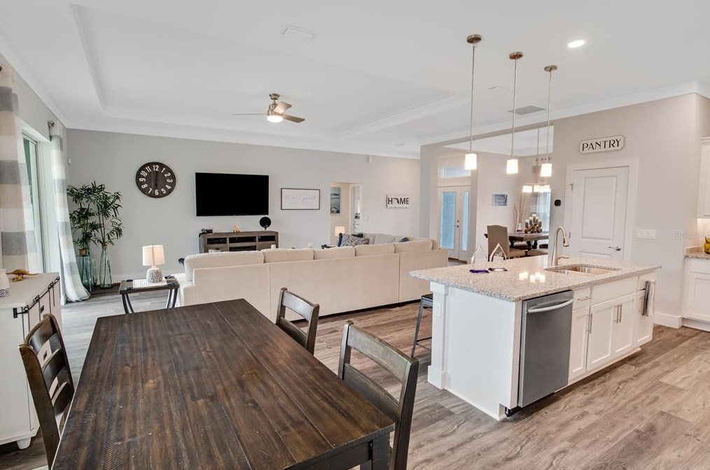 6 Ln Mancha Dr, Palm Coast FL  32137-9610 exterior