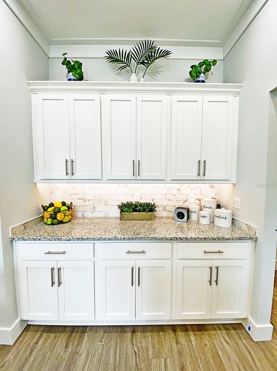 6 Ln Mancha Dr, Palm Coast FL  32137-9610 exterior