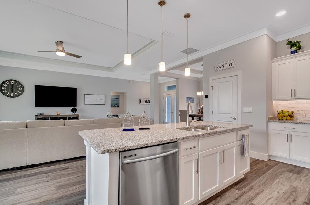 6 Ln Mancha Dr, Palm Coast FL  32137-9610 exterior