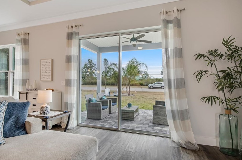 6 Ln Mancha Dr, Palm Coast FL  32137-9610 exterior