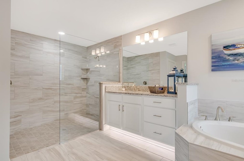 6 Ln Mancha Dr, Palm Coast FL  32137-9610 exterior