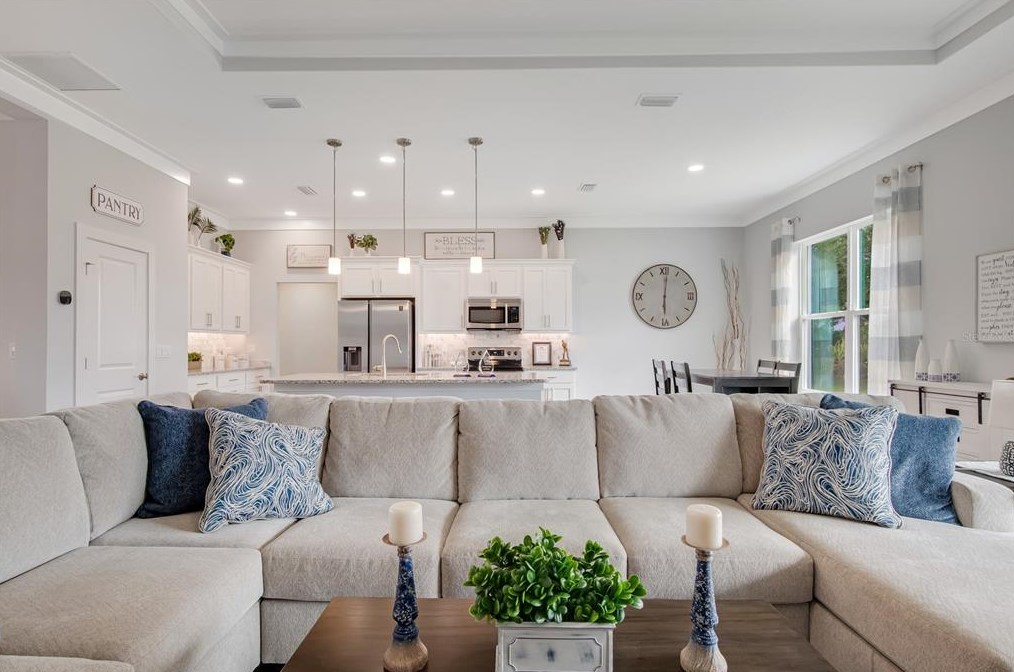 6 Ln Mancha Dr, Palm Coast FL  32137-9610 exterior