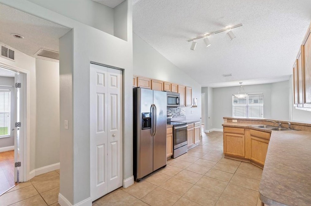 58 Bennett Ln, Palm Coast FL  32137-8609 exterior