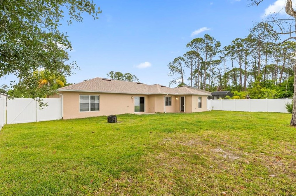 58 Bennett Ln, Palm Coast FL  32137-8609 exterior