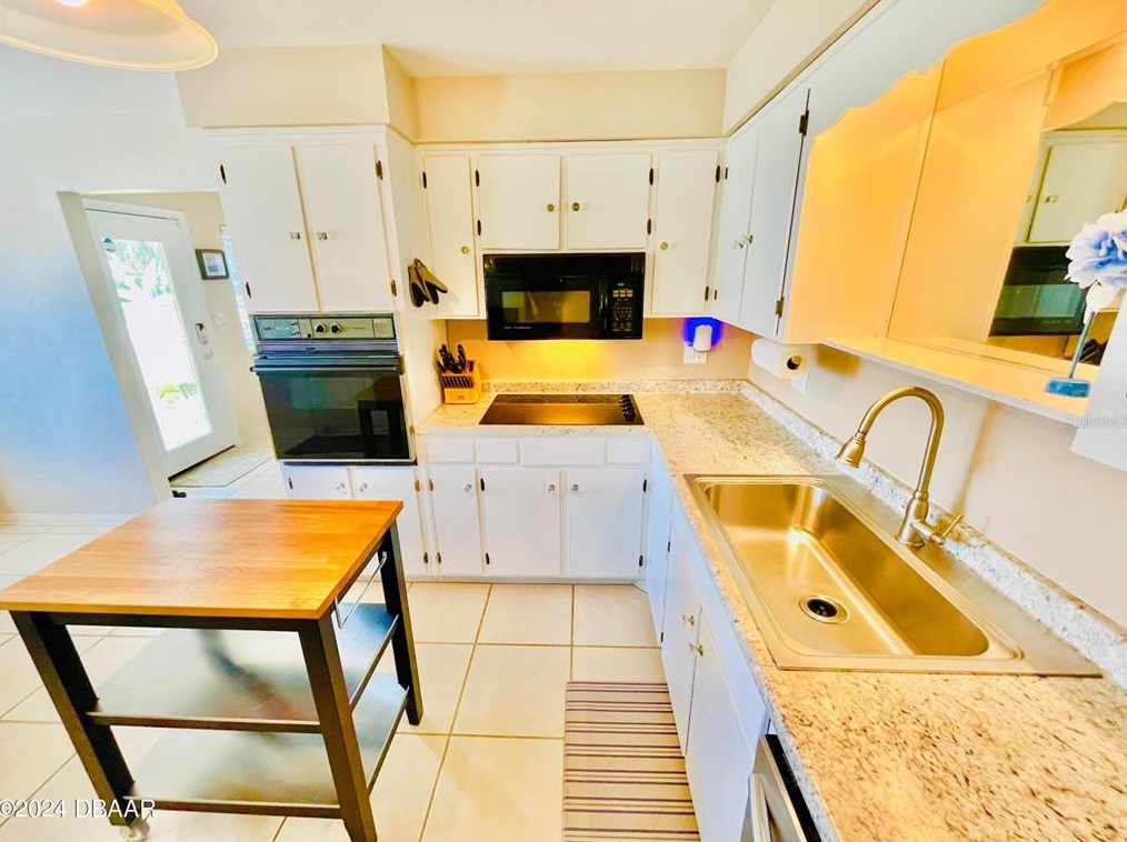 31 San Jose Dr, Ormond Beach FL  32176-2414 exterior