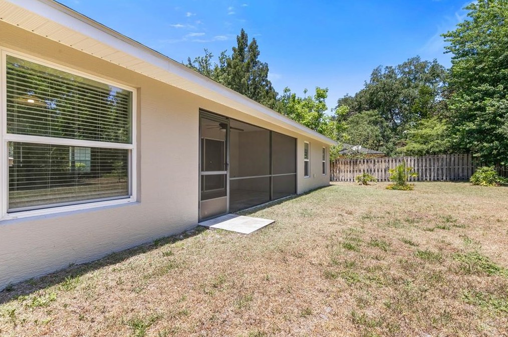 93 Rose Dr, Palm Coast FL  32164-6940 exterior