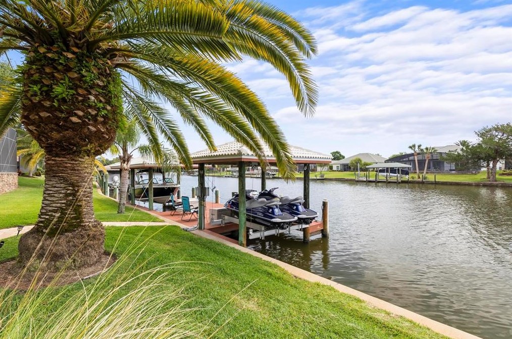 1 Caitlin Ct, Palm Coast FL  32137-4323 exterior