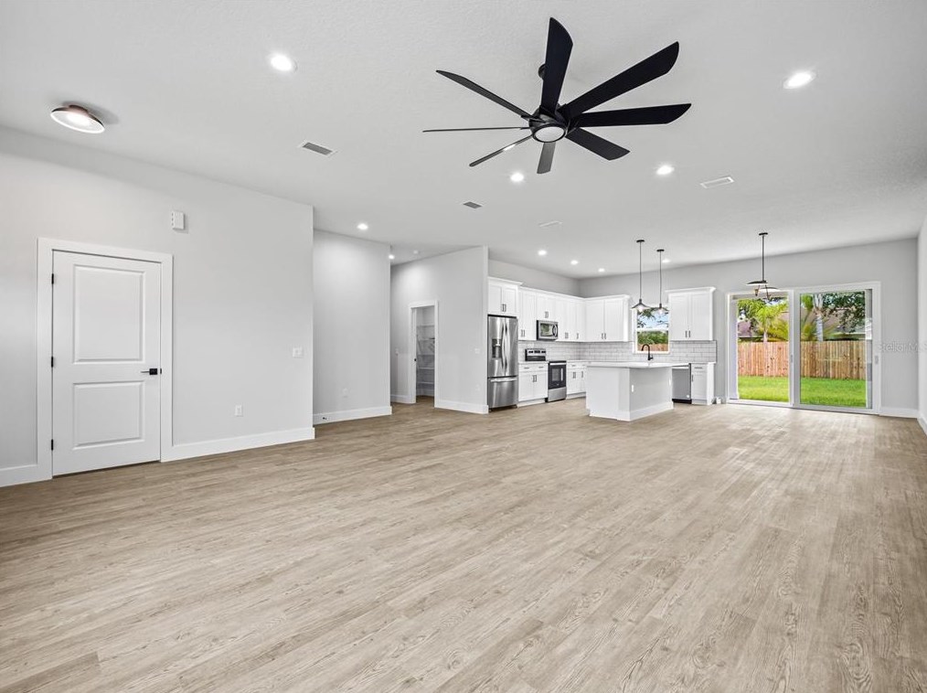 6 Lindberg Pl, Palm Coast FL  32137-9548 exterior