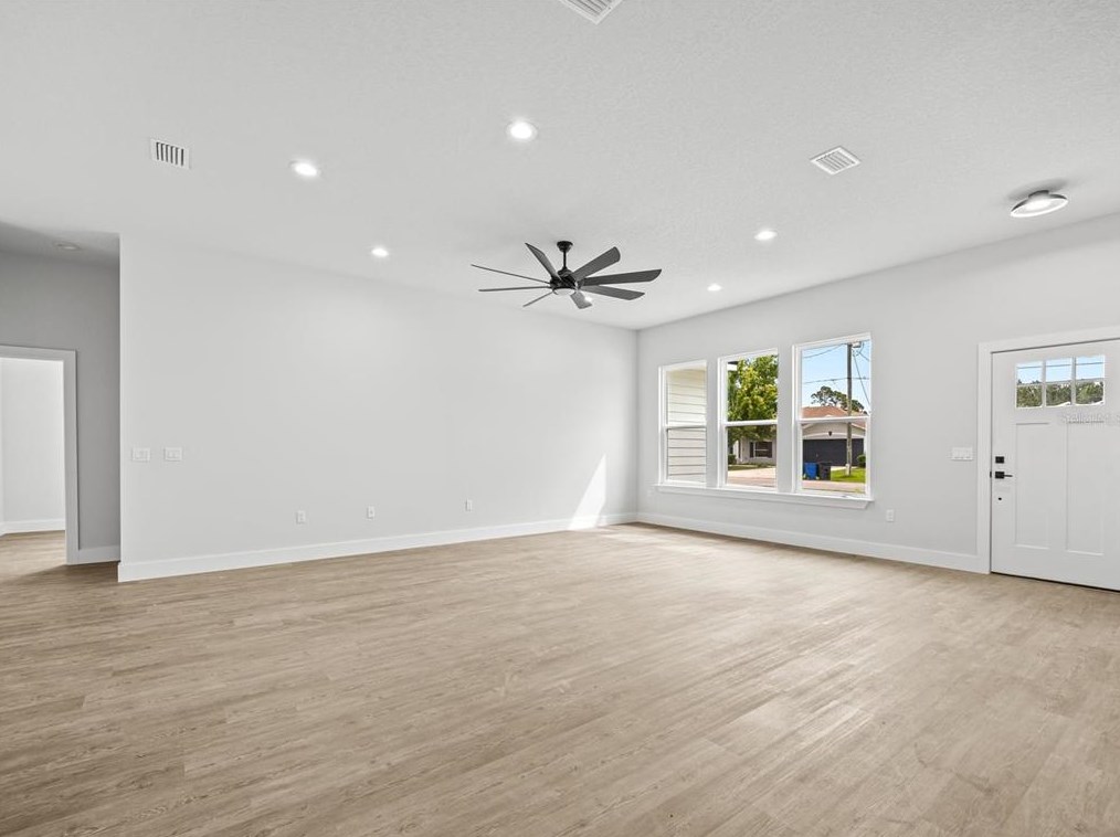 6 Lindberg Pl, Palm Coast FL  32137-9548 exterior