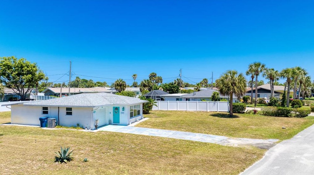 47 Sandra Dr, Ormond Beach FL  32176-3120 exterior