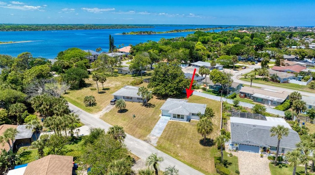 47 Sandra Dr, Ormond Beach FL  32176-3120 exterior