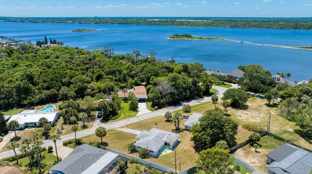 47 Sandra Dr, Ormond Beach FL  32176-3120 exterior