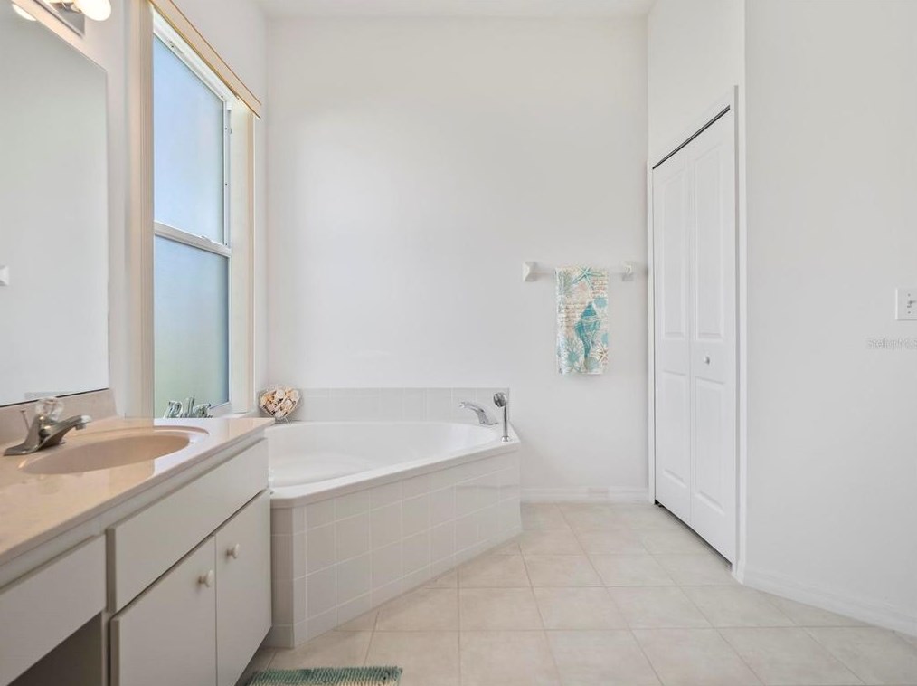 50 Persimmon Dr, Palm Coast FL  32164-7450 exterior