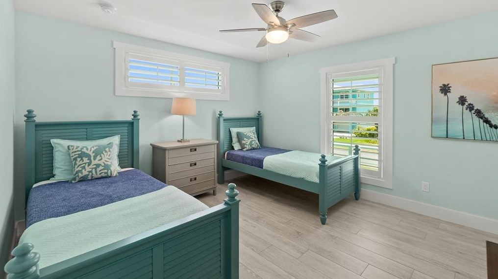 4711 Atlantic Ave, Daytona Beach FL 32127-7103 exterior