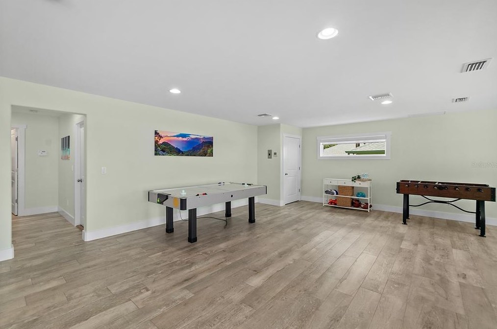 4711 Atlantic Ave, Daytona Beach FL 32127-7103 exterior