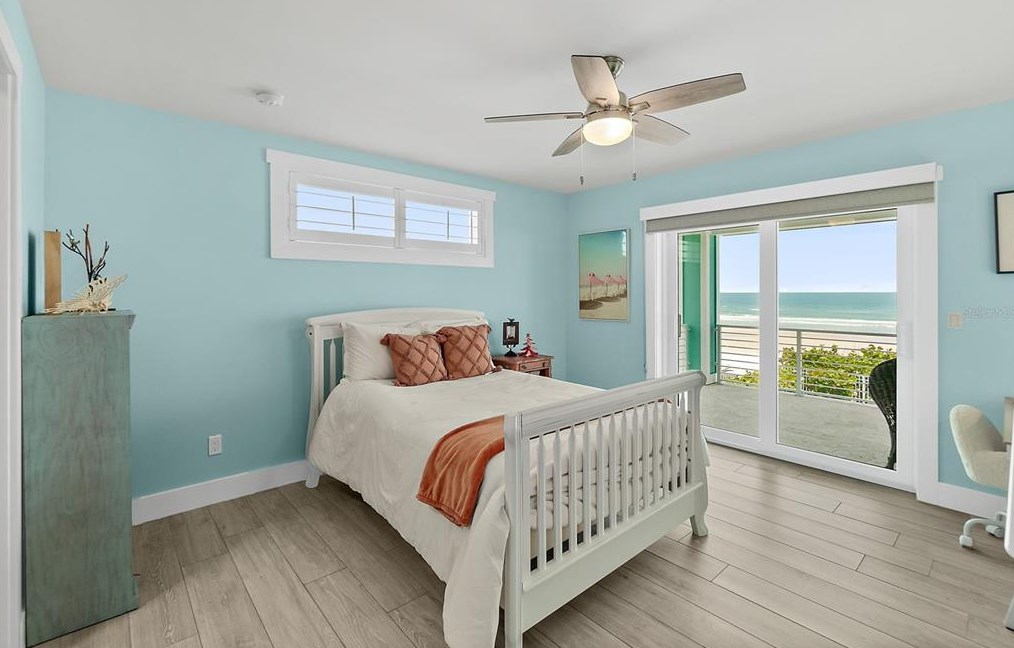 4711 Atlantic Ave, Daytona Beach FL 32127-7103 exterior