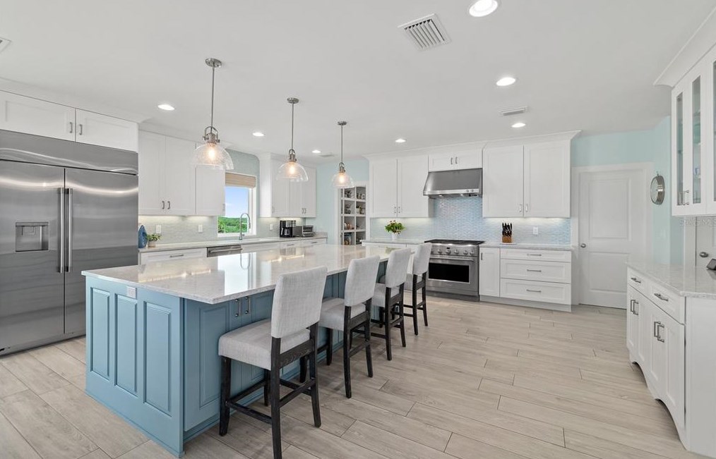 4711 Atlantic Ave, Daytona Beach FL 32127-7103 exterior