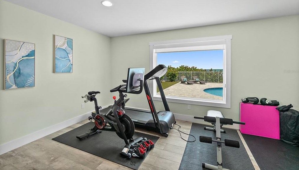 4711 Atlantic Ave, Daytona Beach FL 32127-7103 exterior