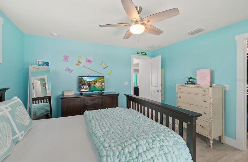 4711 Atlantic Ave, Daytona Beach FL 32127-7103 exterior