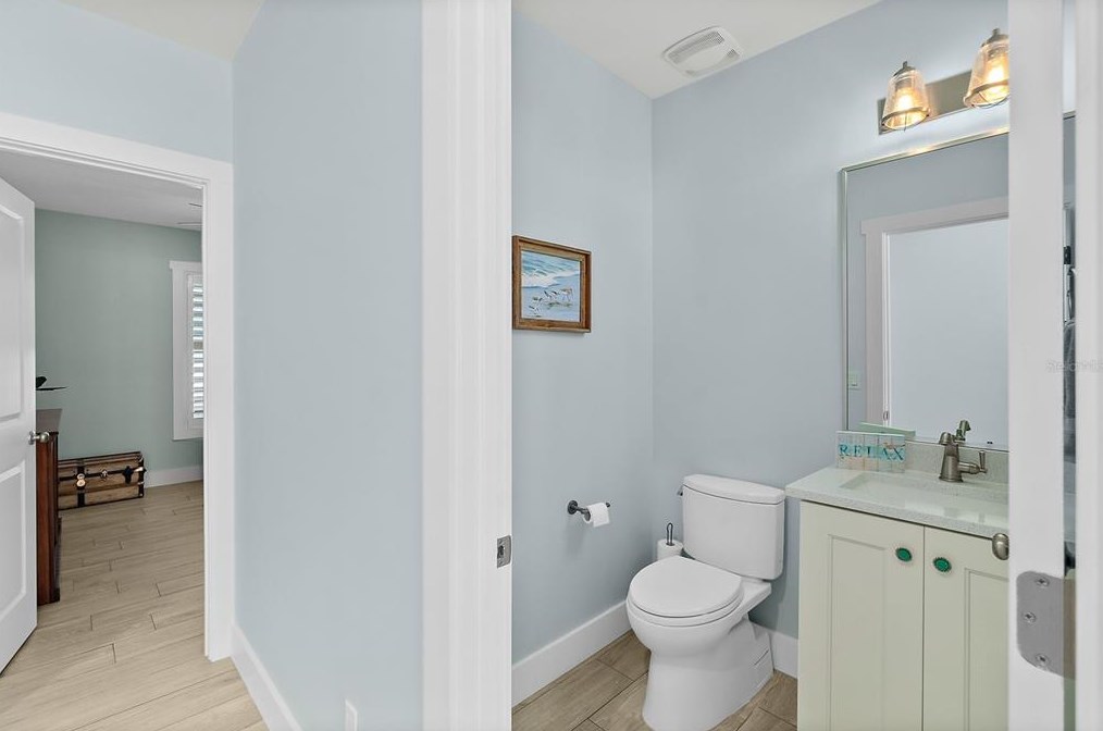 4711 Atlantic Ave, Daytona Beach FL 32127-7103 exterior