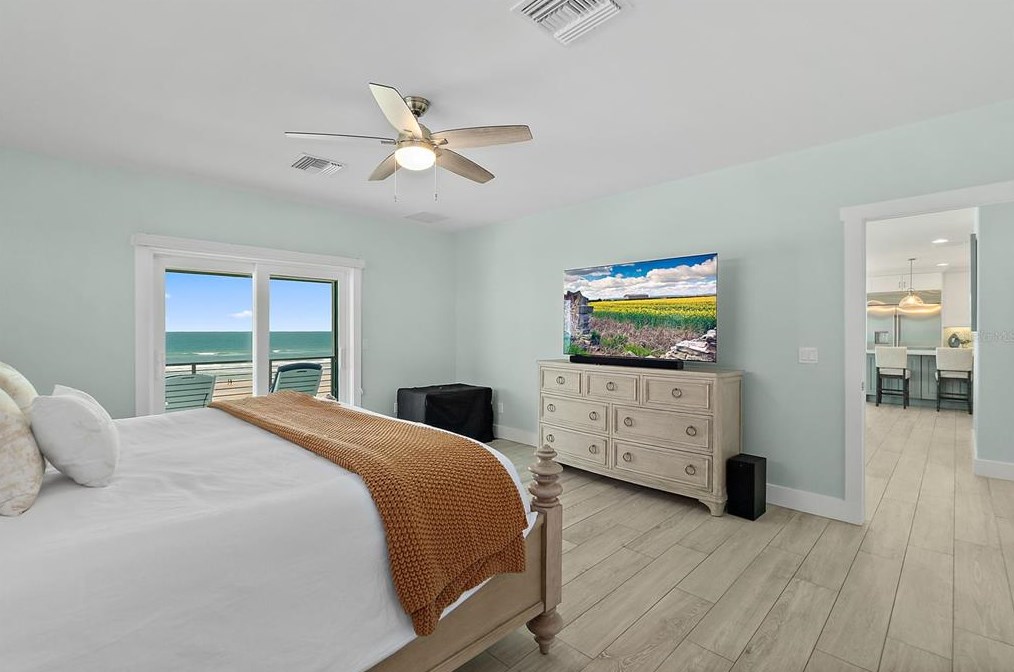 4711 Atlantic Ave, Daytona Beach FL 32127-7103 exterior