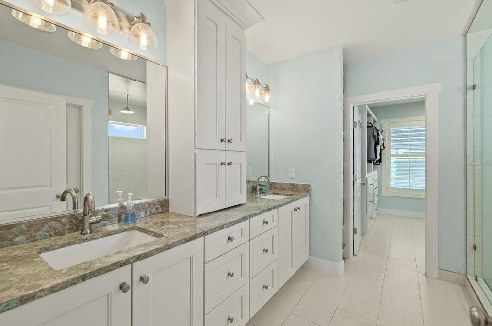 4711 Atlantic Ave, Daytona Beach FL 32127-7103 exterior