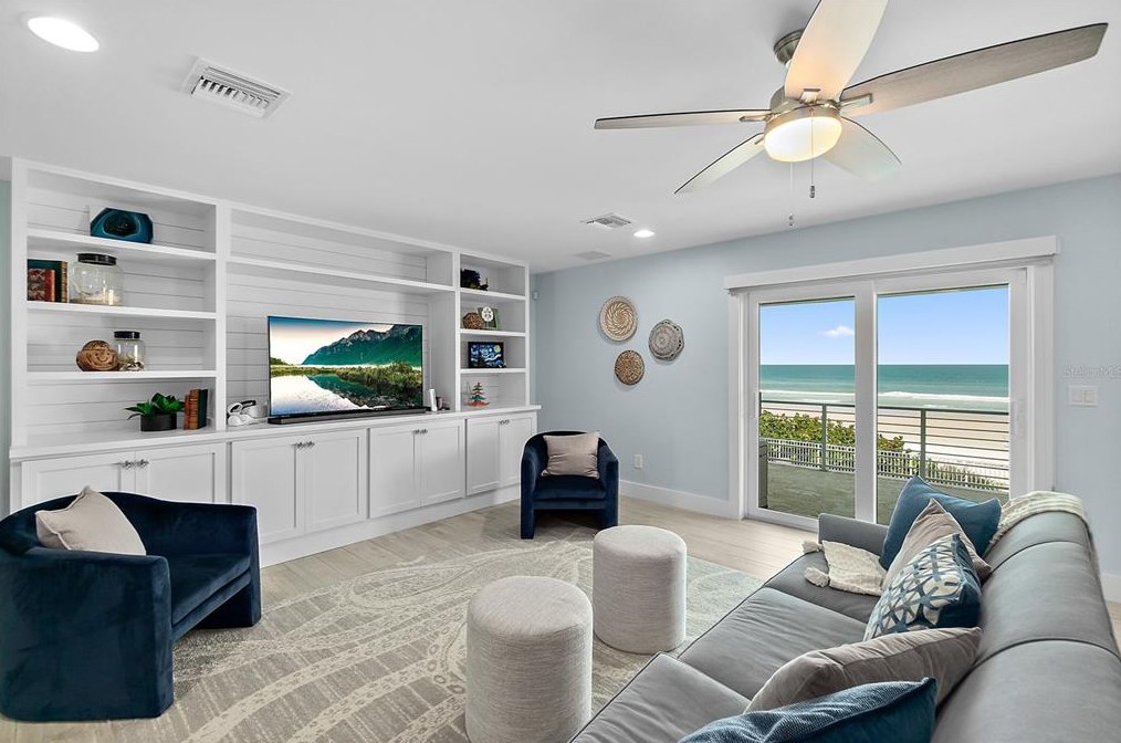 4711 Atlantic Ave, Daytona Beach FL 32127-7103 exterior