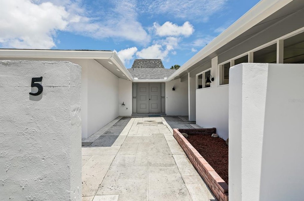 5 Ferdinand Ln, Palm Coast FL  32137-8201 exterior