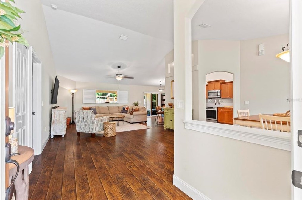 12 Debra Dr, Palm Coast FL  32137-3333 exterior