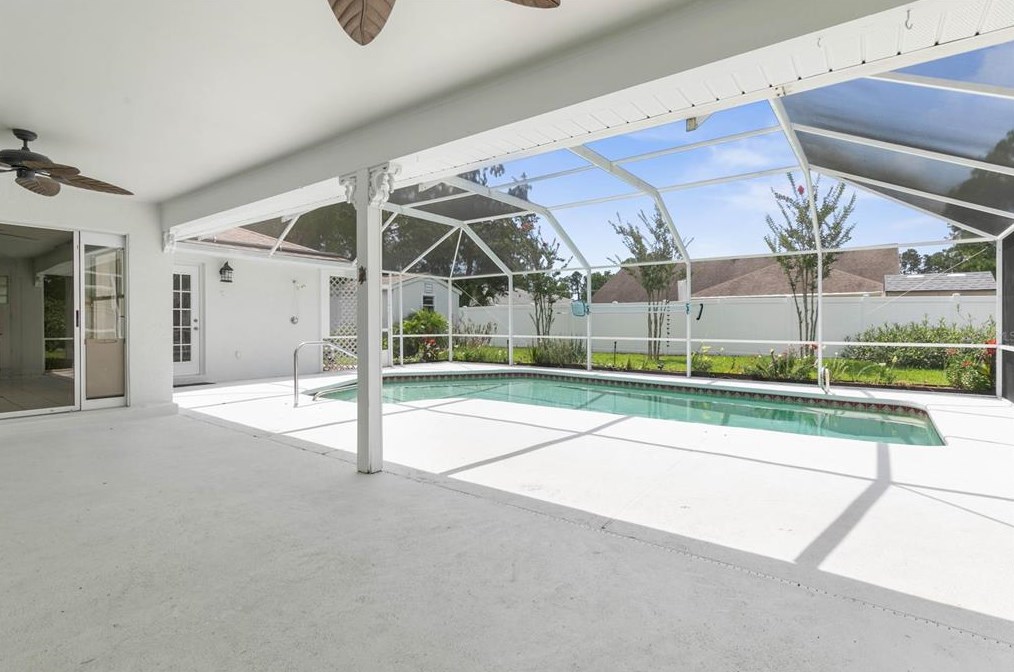 3 Woodhill Pl, Palm Coast FL  32164-7920 exterior