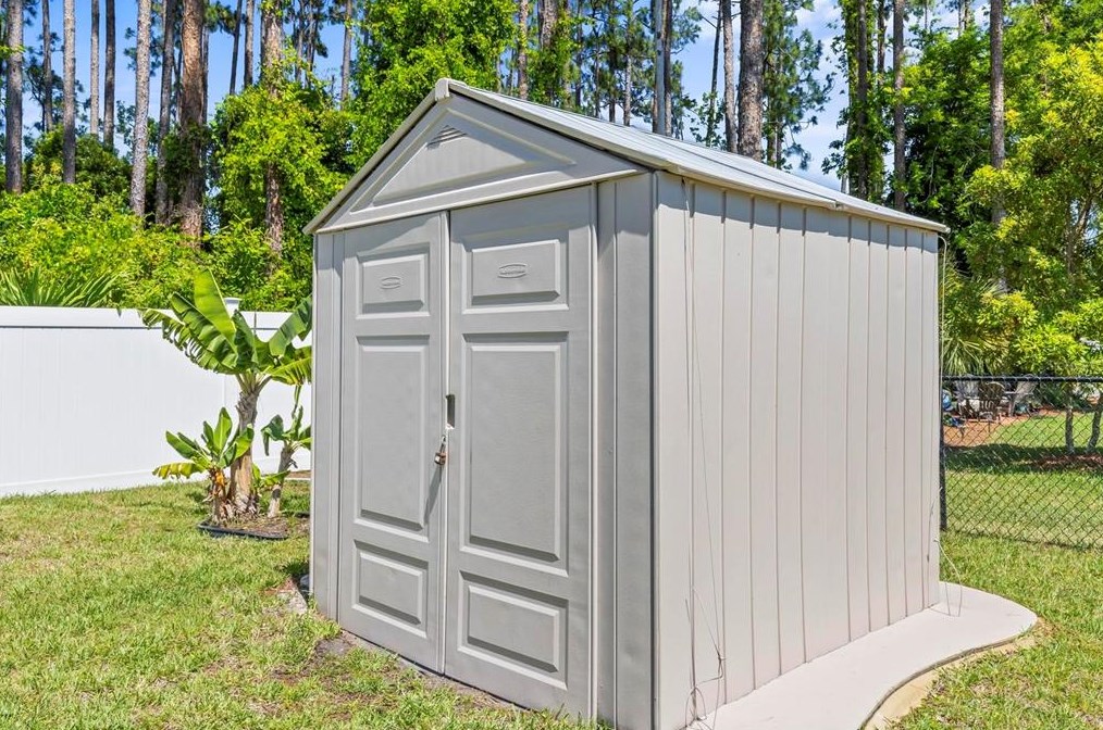 11 Ballard Ln, Palm Coast FL  32137-8855 exterior