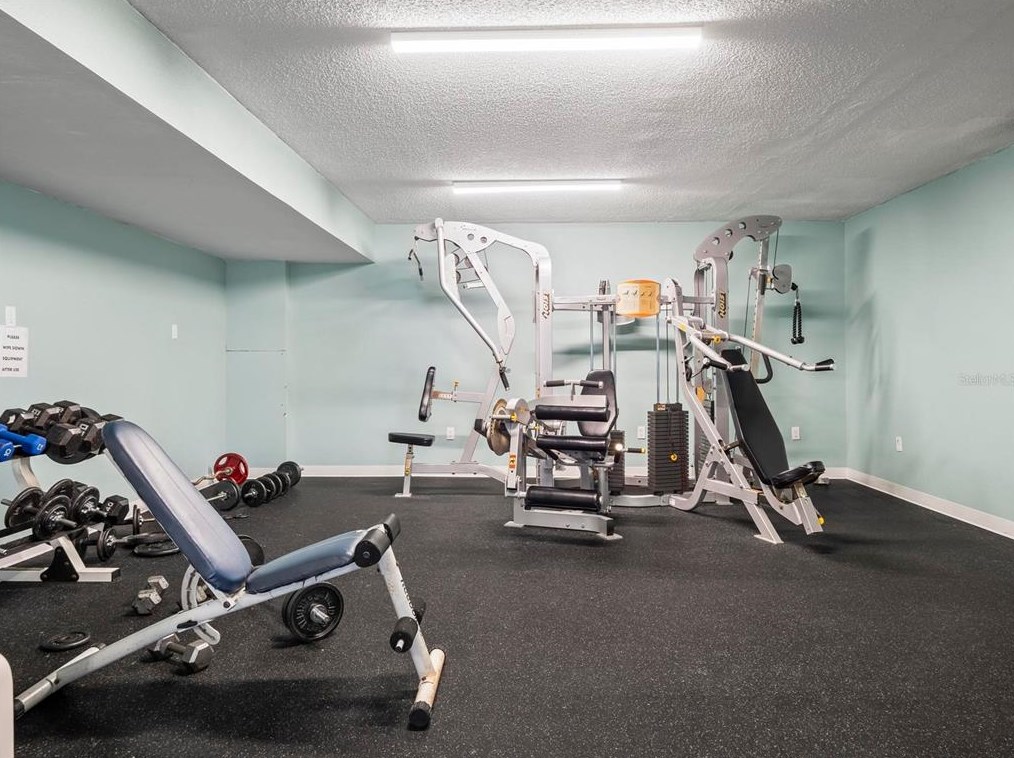 935 Atlantic Ave, Daytona Beach FL  32118-3717 exterior