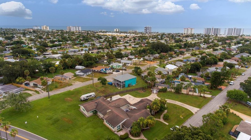 1175 John Anderson Dr, Ormond Beach FL 32176-3719 exterior