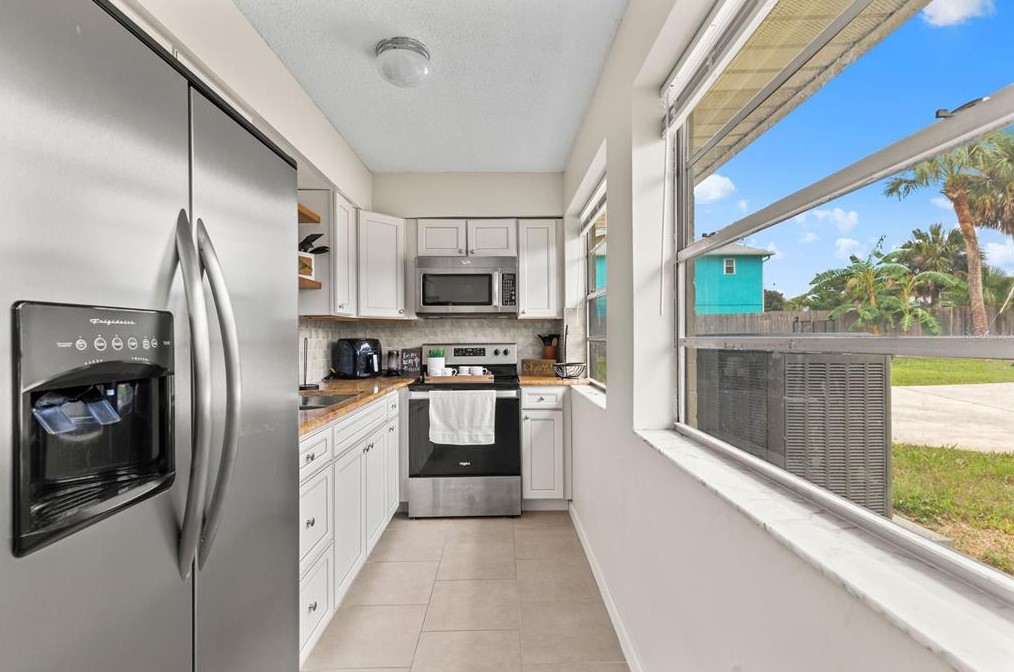 1175 John Anderson Dr, Ormond Beach FL 32176-3719 exterior