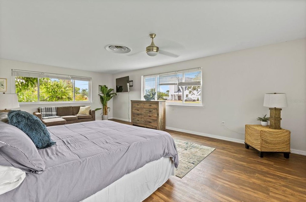 1175 John Anderson Dr, Ormond Beach FL 32176-3719 exterior