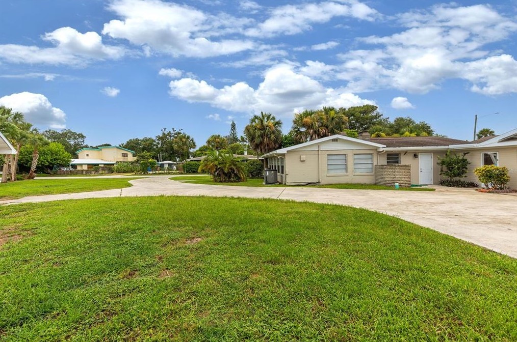 1175 John Anderson Dr, Ormond Beach FL 32176-3719 exterior