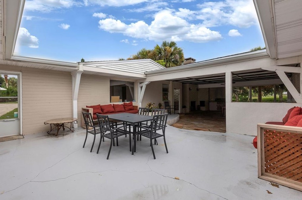 1175 John Anderson Dr, Ormond Beach FL 32176-3719 exterior